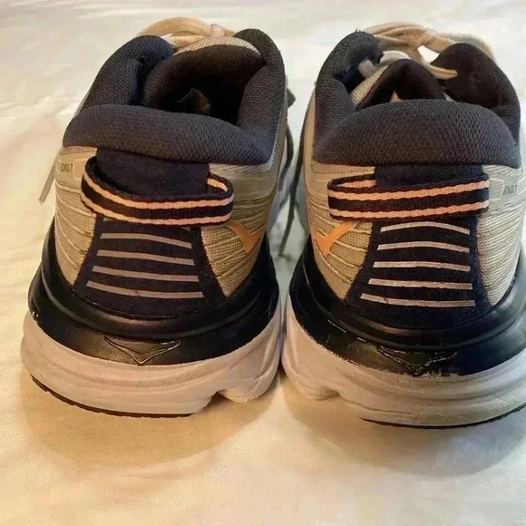 Hoka Bondi 7 Tennis Shoe Gray, Blue & Peach/Orange in Woman’s Size 9. - Picture 3 of 12